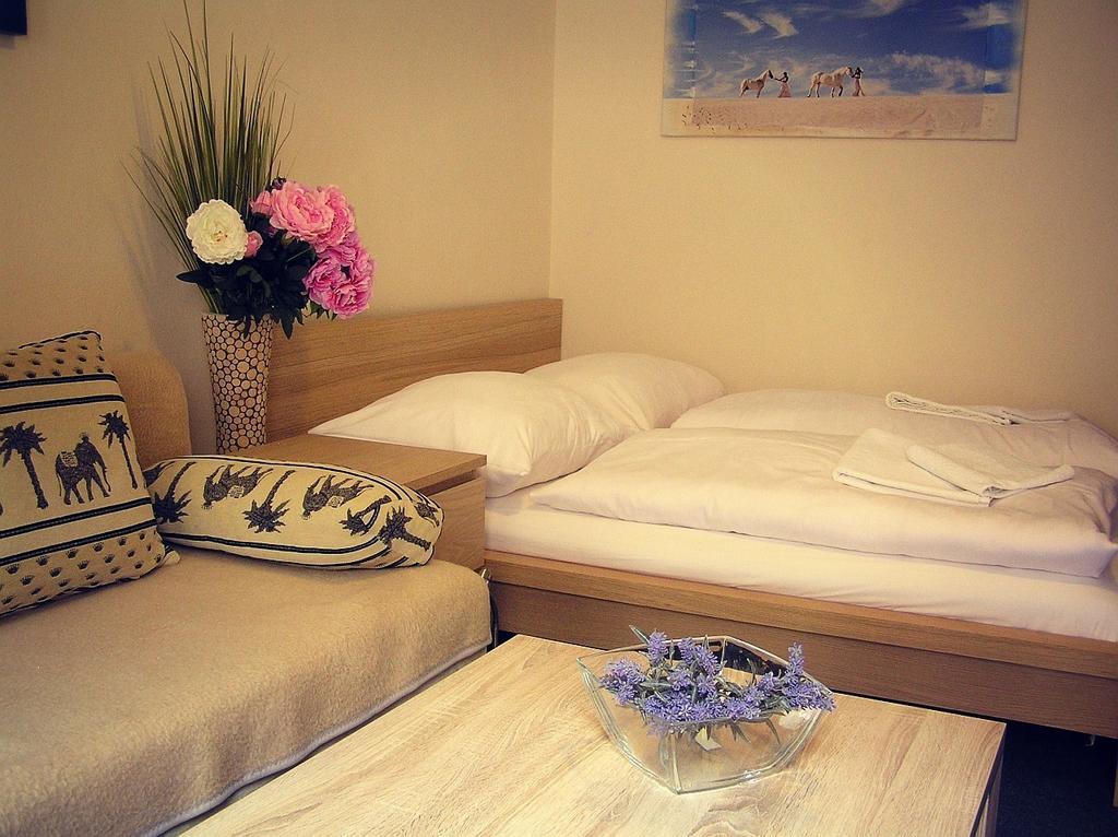 Penzion Marriot Trnava Luaran gambar